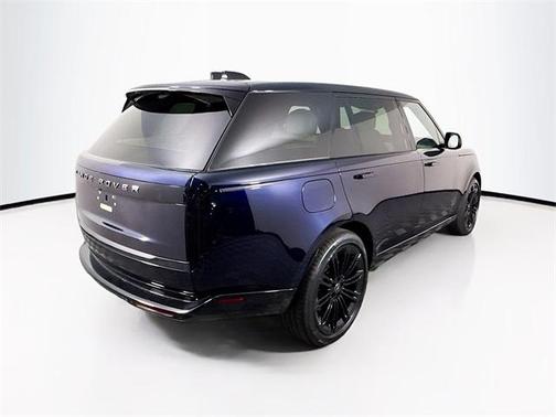 2025 Land Rover Range Rover P530 SE 7 Seat