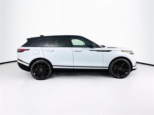 2026 Land Rover Range Rover Velar Dynamic SE