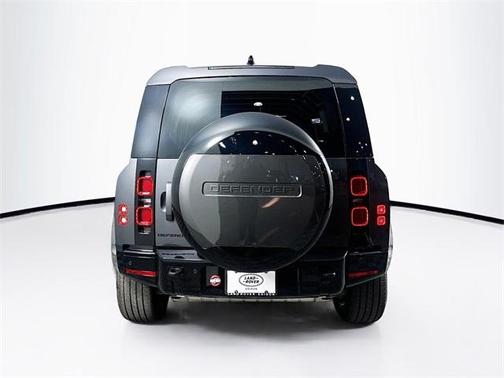 2025 Land Rover Defender P400 X-Dynamic SE