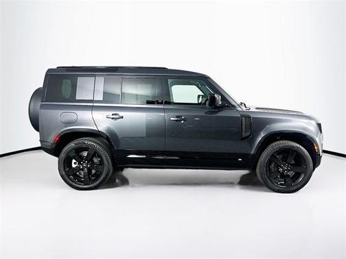 2025 Land Rover Defender P400 X-Dynamic SE