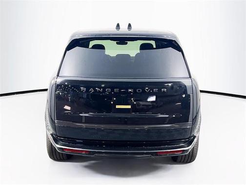 2025 Land Rover Range Rover P400 SE