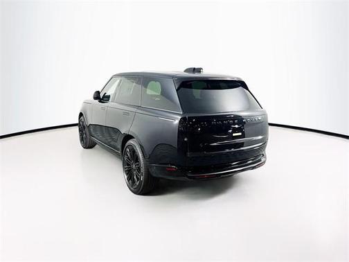 2025 Land Rover Range Rover P400 SE