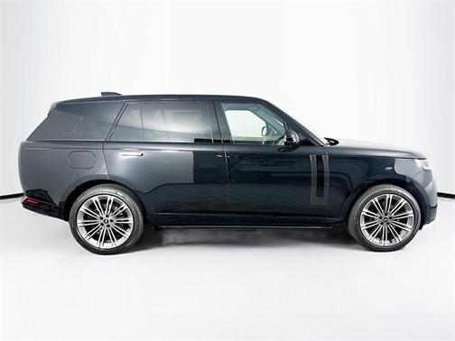 2025 Land Rover Range Rover P400 SE 7 Seat