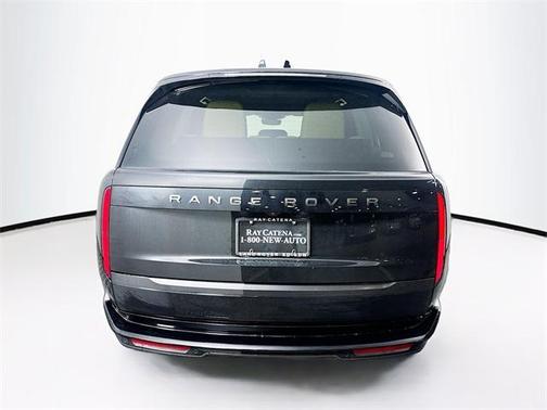 2025 Land Rover Range Rover P400 SE 7 Seat