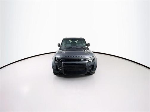 2025 Land Rover Defender P400 X-Dynamic SE