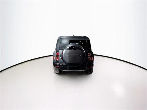2025 Land Rover Defender P400 X-Dynamic SE
