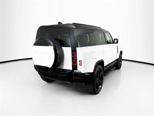 2025 Land Rover Defender P400 X-Dynamic SE