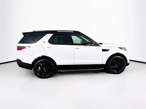 2025 Land Rover Discovery P360 Dynamic SE