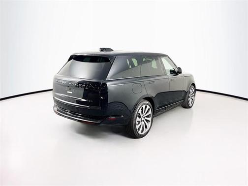 2025 Land Rover Range Rover P400 SE