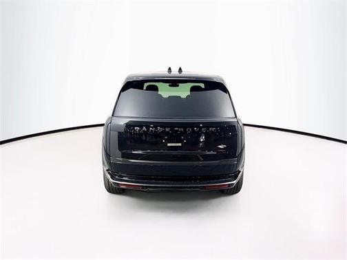 2025 Land Rover Range Rover P400 SE