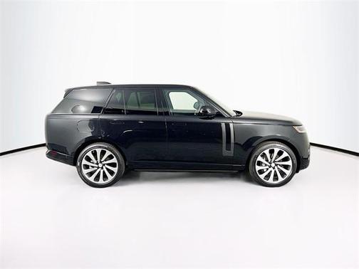2025 Land Rover Range Rover P400 SE