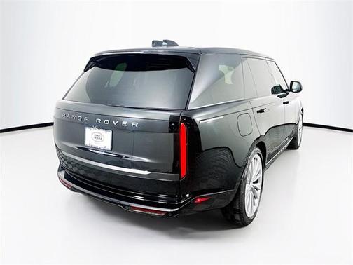 2025 Land Rover Range Rover P400 SE 7 Seat