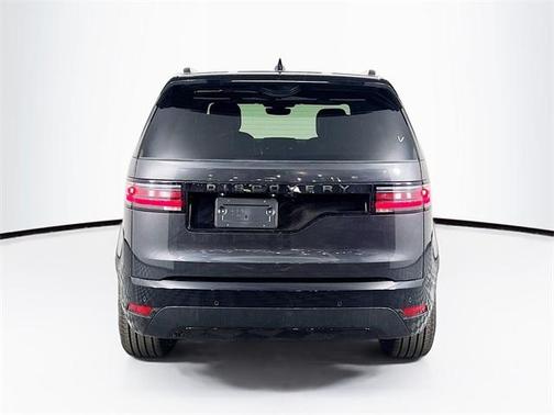 2024 Land Rover Discovery P300 Dynamic SE