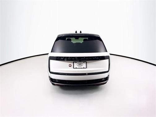2025 Land Rover Range Rover P400 SE