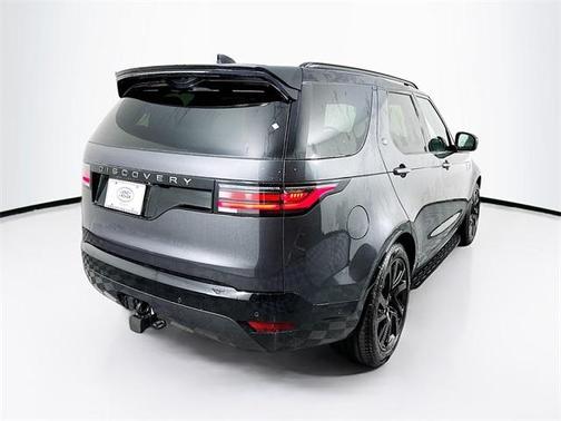2025 Land Rover Discovery P300 Dynamic SE