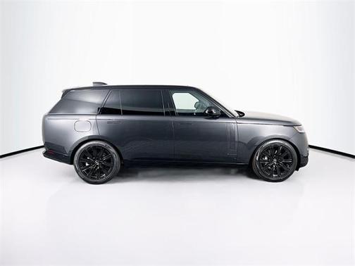 2025 Land Rover Range Rover P400 SE 7 Seat