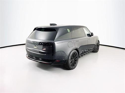2025 Land Rover Range Rover P400 SE 7 Seat