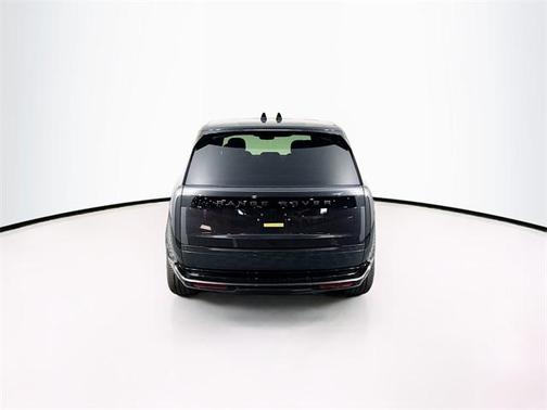 2025 Land Rover Range Rover P400 SE 7 Seat