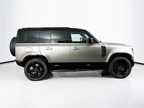 2025 Land Rover Defender P400 X-Dynamic SE