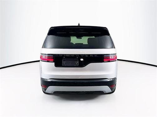 2024 Land Rover Discovery P300 Dynamic SE