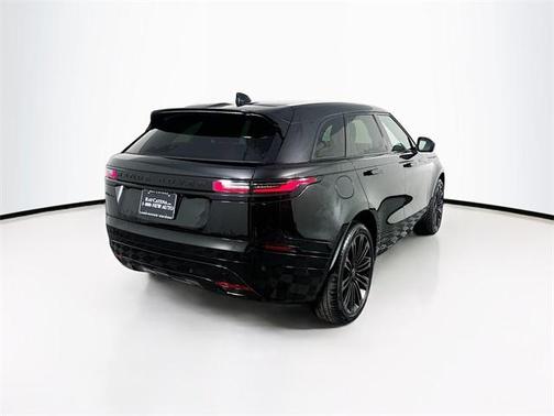 2026 Land Rover Range Rover Velar P400 Dynamic SE