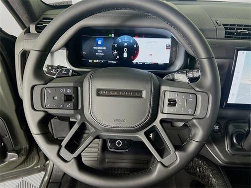 2025 Land Rover Defender V8