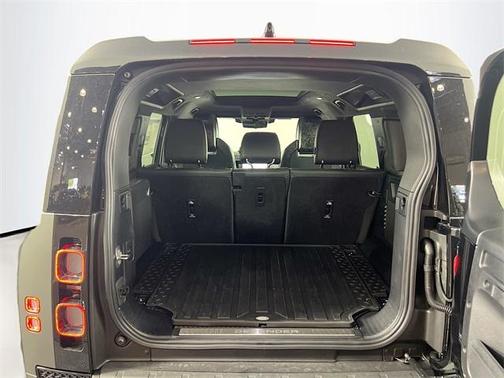 2025 Land Rover Defender V8