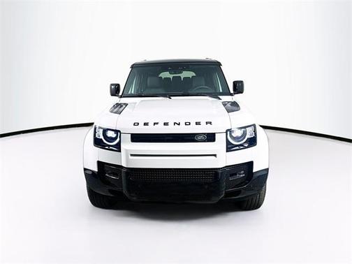 2025 Land Rover Defender P400 X-Dynamic SE