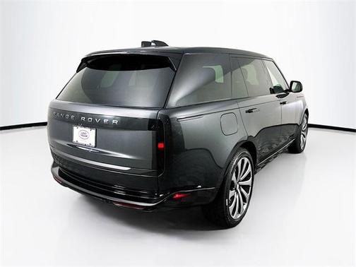 2025 Land Rover Range Rover P530 SE 7 Seat