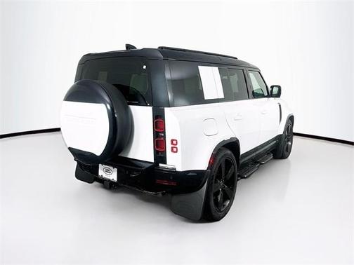2025 Land Rover Defender P400 X-Dynamic SE