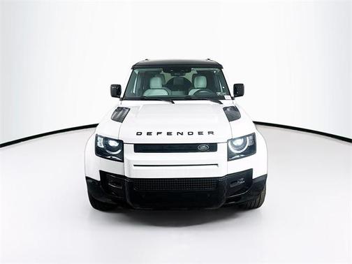 2025 Land Rover Defender P400 X-Dynamic SE