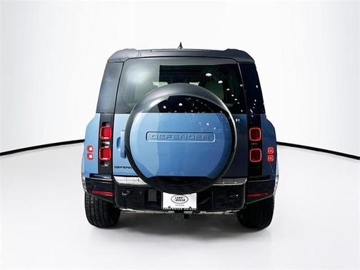 2025 Land Rover Defender P400 X-Dynamic SE