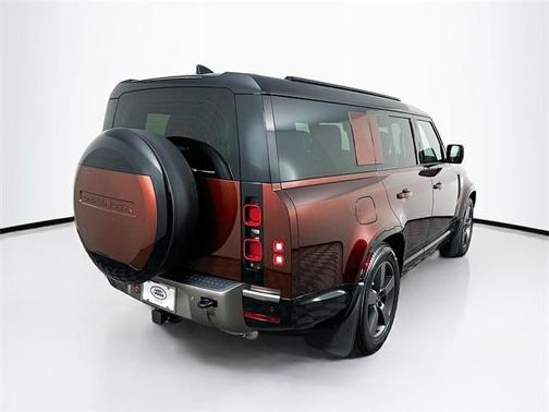 2025 Land Rover Defender P400 X-Dynamic SE