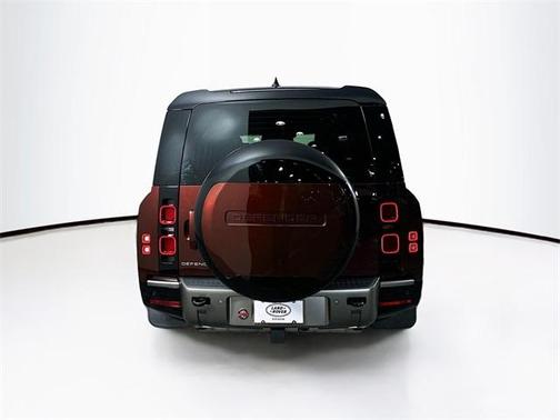 2025 Land Rover Defender P400 X-Dynamic SE