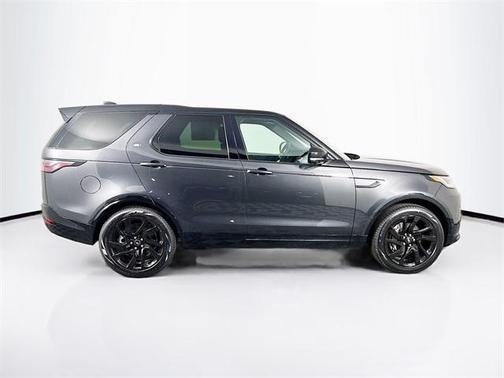 2024 Land Rover Discovery P300 Dynamic SE