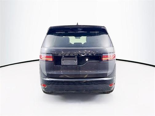 2024 Land Rover Discovery P300 Dynamic SE