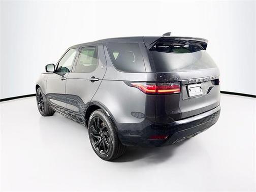 2024 Land Rover Discovery P300 Dynamic SE