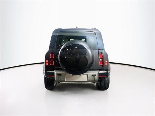 2025 Land Rover Defender P400 X-Dynamic SE