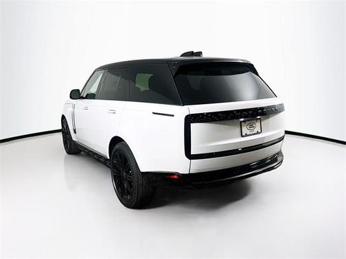 2025 Land Rover Range Rover P400 SE