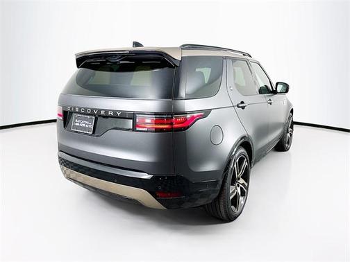 2026 Land Rover Discovery Tempest Edition