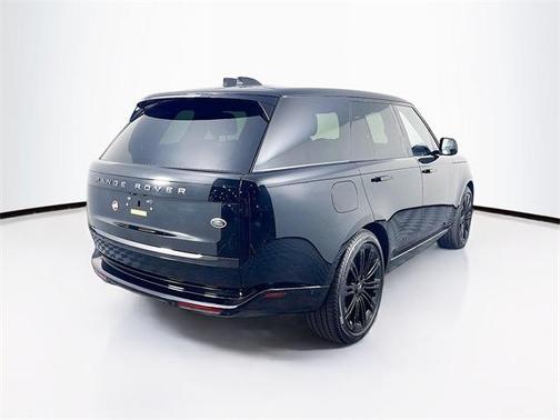 2023 Land Rover Range Rover P530 SE