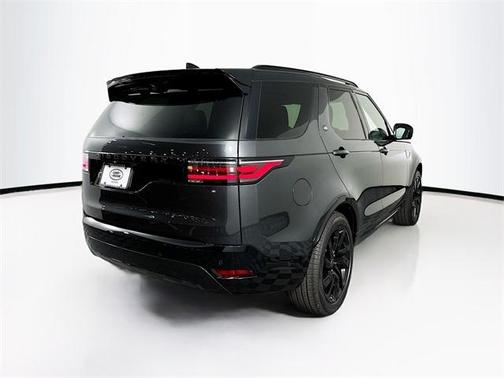 2025 Land Rover Discovery P300 Dynamic SE