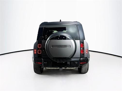 2025 Land Rover Defender P400 X-Dynamic SE