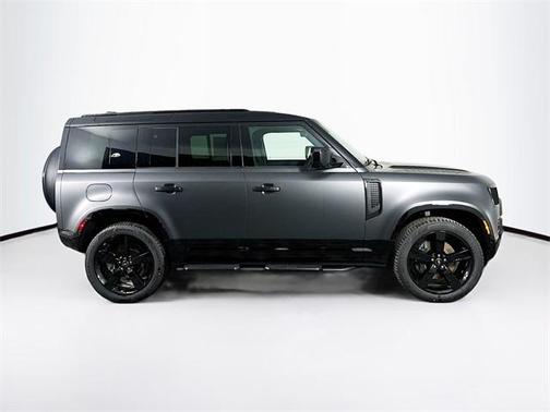2025 Land Rover Defender P400 X-Dynamic SE