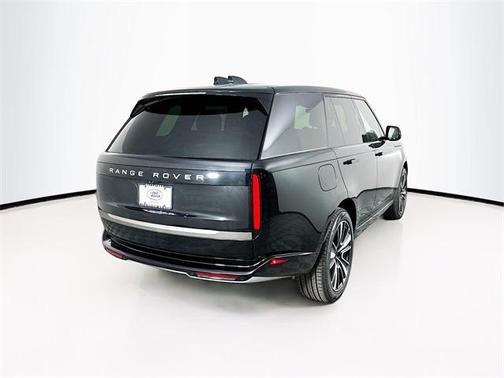 2026 Land Rover Range Rover SE