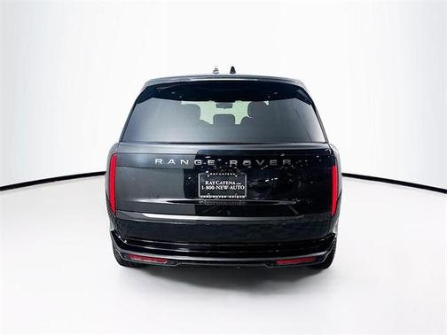 2025 Land Rover Range Rover P400 SE