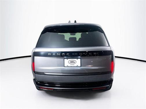 2025 Land Rover Range Rover P400 SE