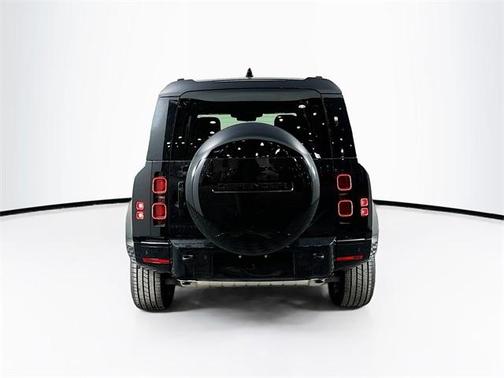 2025 Land Rover Defender P400 X-Dynamic SE