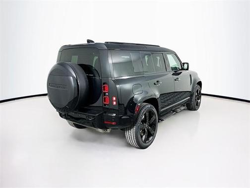 2025 Land Rover Defender P400 X-Dynamic SE