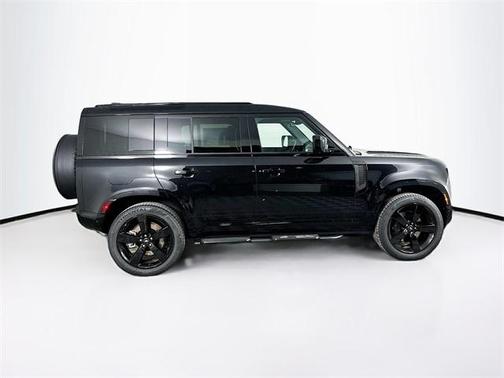2025 Land Rover Defender P400 X-Dynamic SE